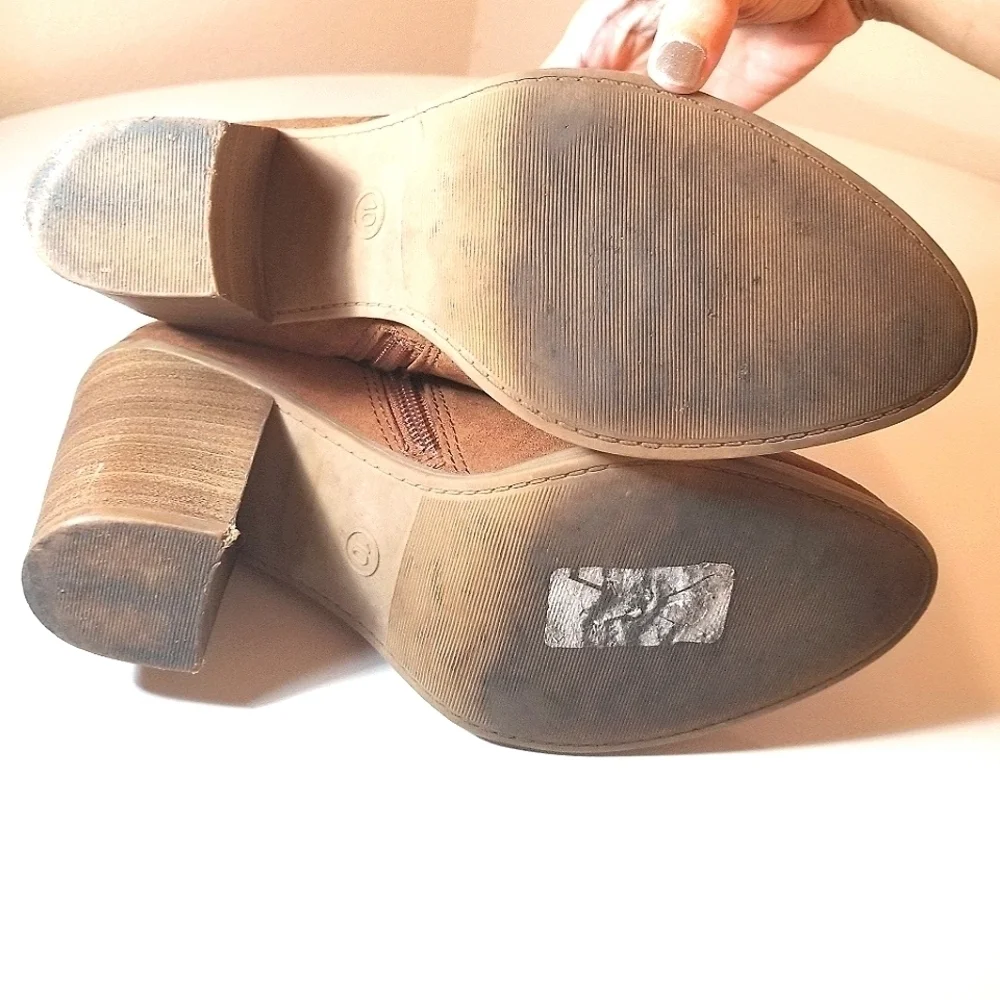 Universal Thread Boots